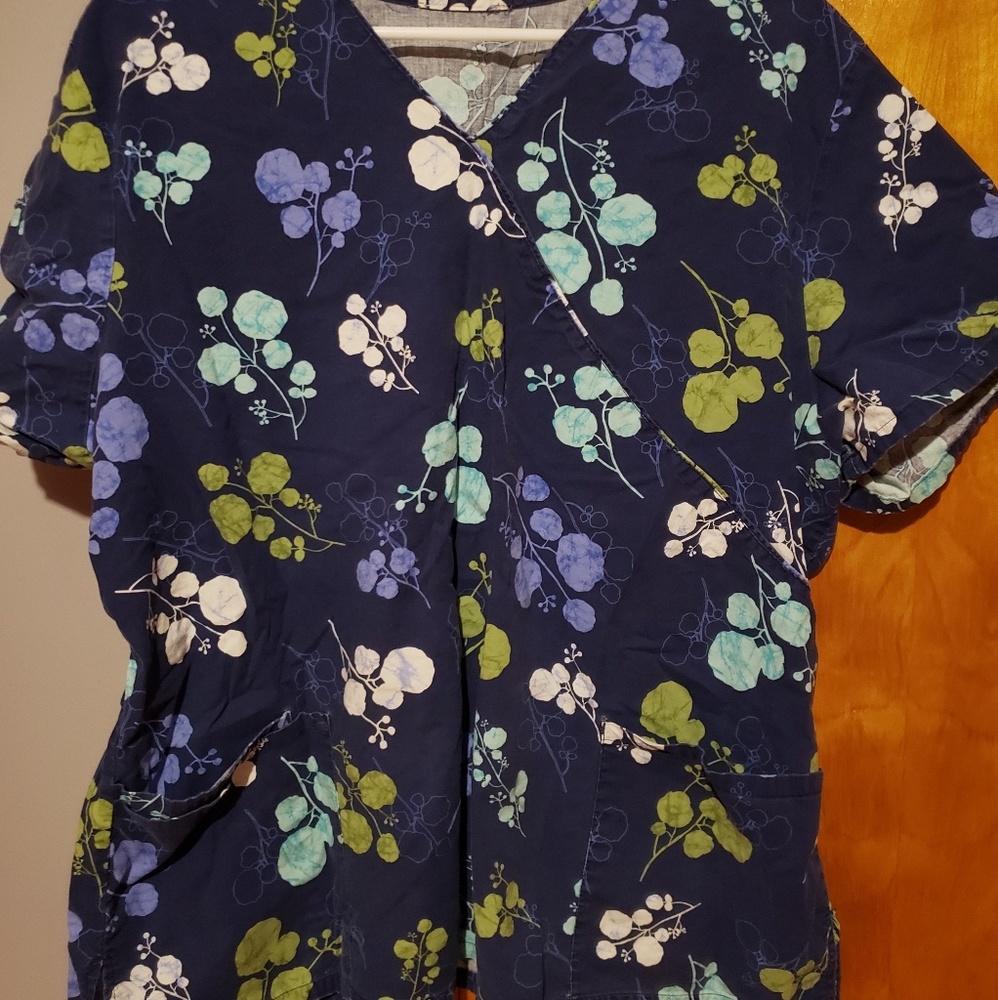 XL womens scrub top